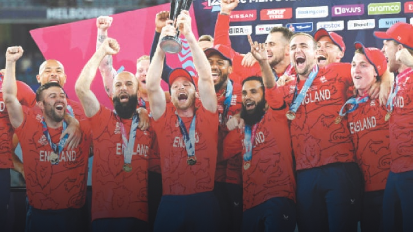 "Former England Captain Picks Pakistan for World Cup Victory"