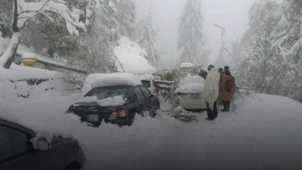 "Murree's Charm Turns into a Challenge for Stranded Tourists"