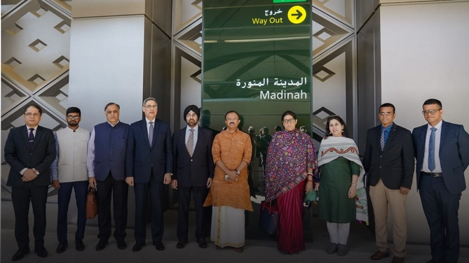 "Non-Muslim Indian Delegation Embarks on Historic Visit to Madina"